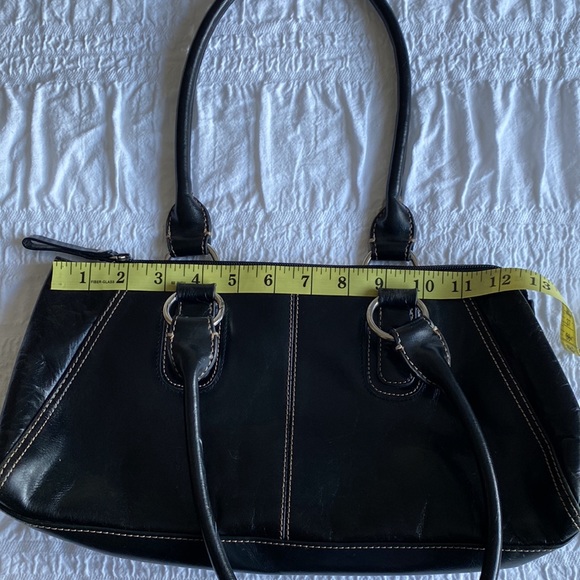 Black genuine leather shoulder bag w contrast white stitching. Brand unknown🖤 - Picture 9 of 12